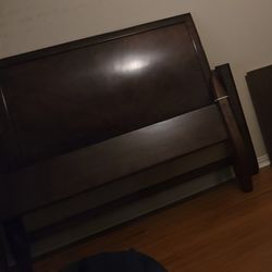 4 Poster Queen Bed with 3 Drawer Nightstand