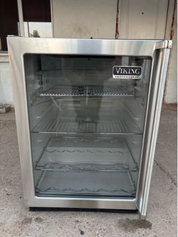 Viking 24 inch fridge works perfect in good condition
