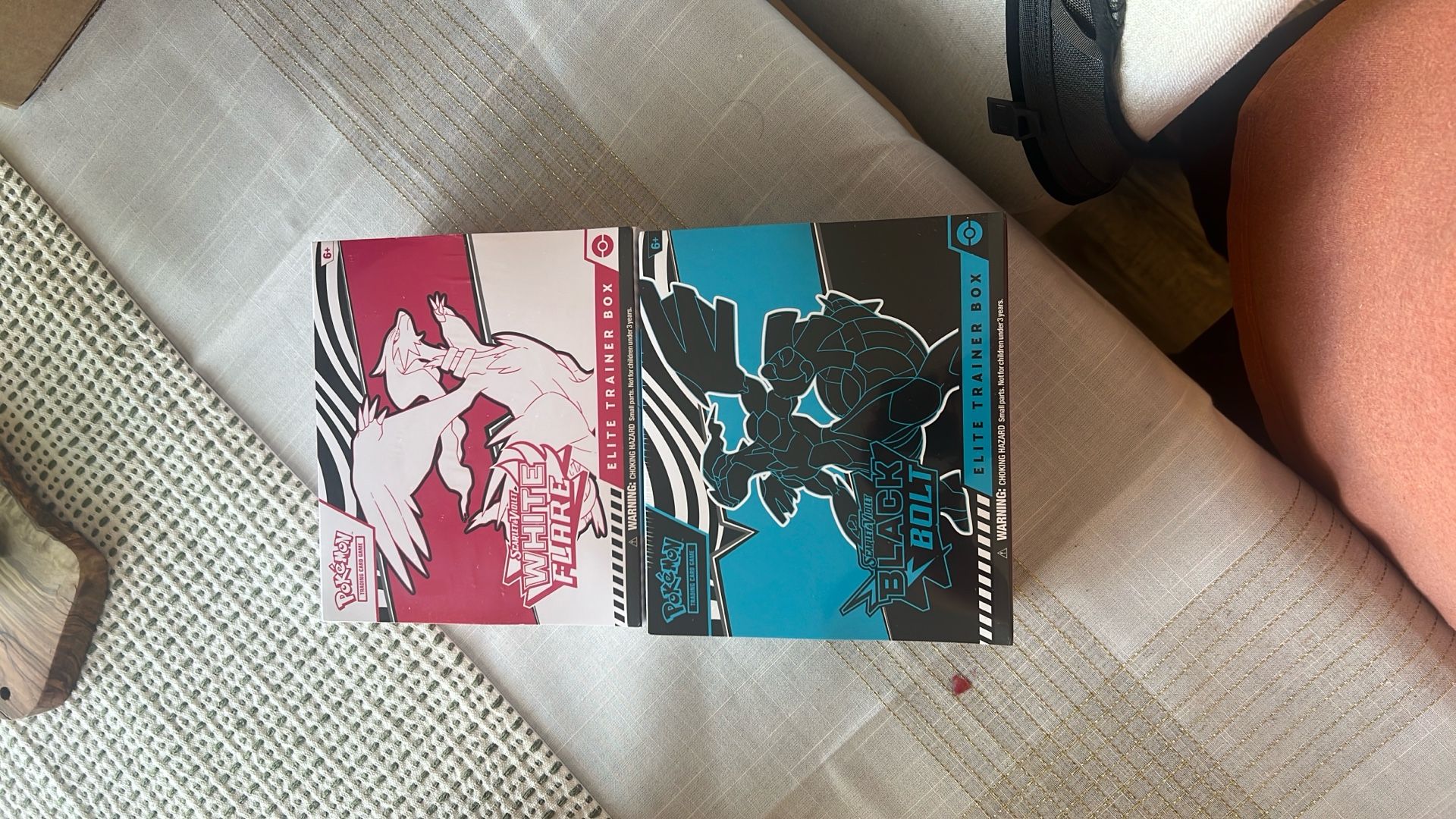 Pokemon White Flare & Black Bolt ETB
