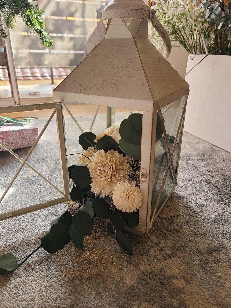 Foral Lantern Decor