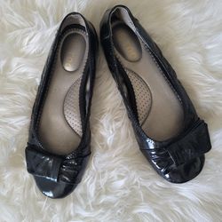 Me Too Linger Patent Leather Flats Size 7