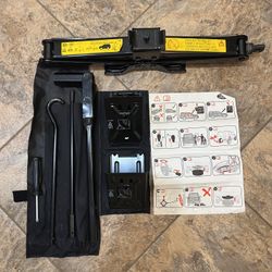 Land, rover factory, jack with tools kit