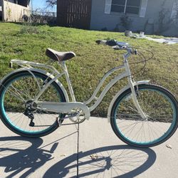 Schwinn Women’s Cruiser Bicycle 