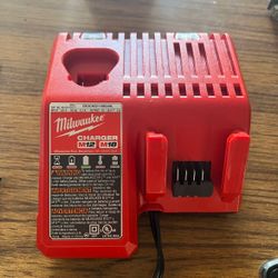 Milwaukee M18 Battery Charger 