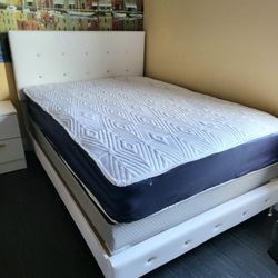 NEW QUEEN-SIZE MATTRESS AND BOX SPRING 🆕️