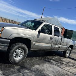 2003 Chevy 2500HD Extended Cap 