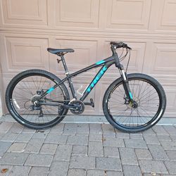 TREK MARLIN 5 MOUNTAIN BIKE 27.5 INCH LIKE NEW ( CHECK MY OTHER BIKES)