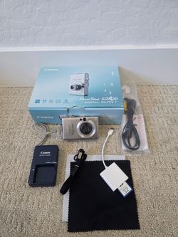 Canon PowerShot SD600 digital camera + extras!