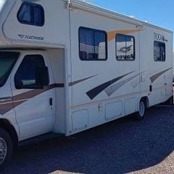 2008 Ford Fleetwood TIOGA - 31 ft - Only 38k miles 
