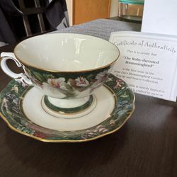 Bradford Editions The Ruby-throated Hummingbird Tea Cup