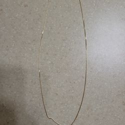 14 K Gold Necklace.  Weight is 2.6 grams.  Brand New 