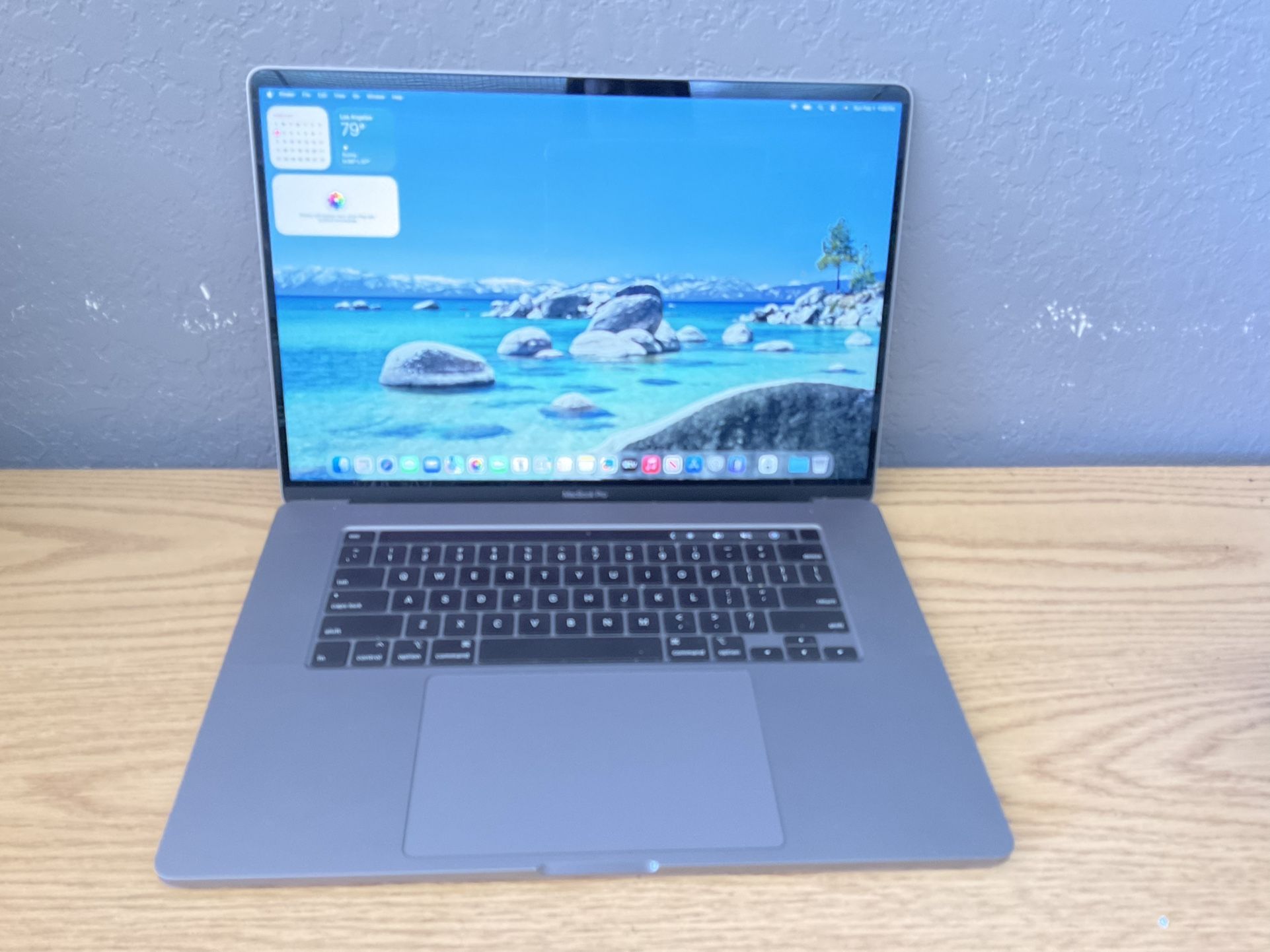 Macbook Pro Retina 16 inches - Mac OS Tahoe
