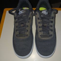 Air Force 1. Boys Size 5