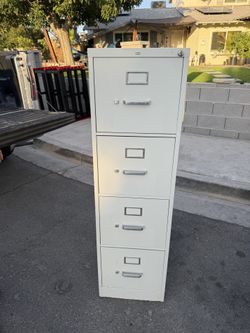 HON 4-drawer vertical filing cabinet  with 2 keys