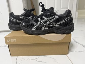ASICS gel-1130 - size 7.5 men (used like new)