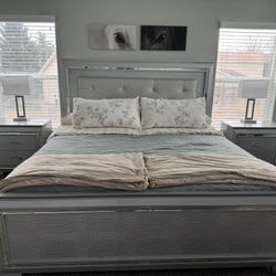 Allura Silver King Panel Bedroom Set