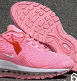 Pink Airmax’s