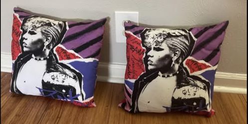 Rare/Collectable P!nk Beautiful Trauma Album decorative pillow set