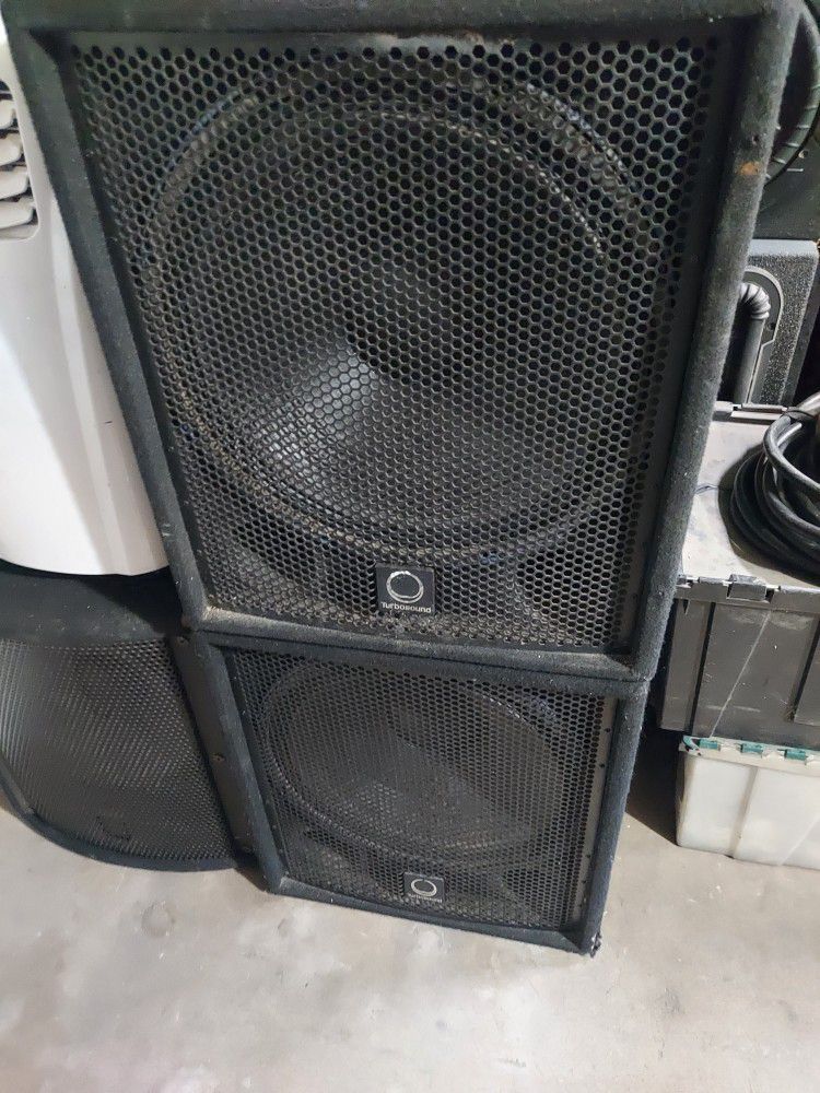 2 Turbosound 18" Powered By Electro Voice Elx18p Amplifiers 
