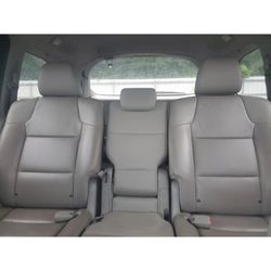 2014 Honday Odyssey Grey Leather Middle Seat