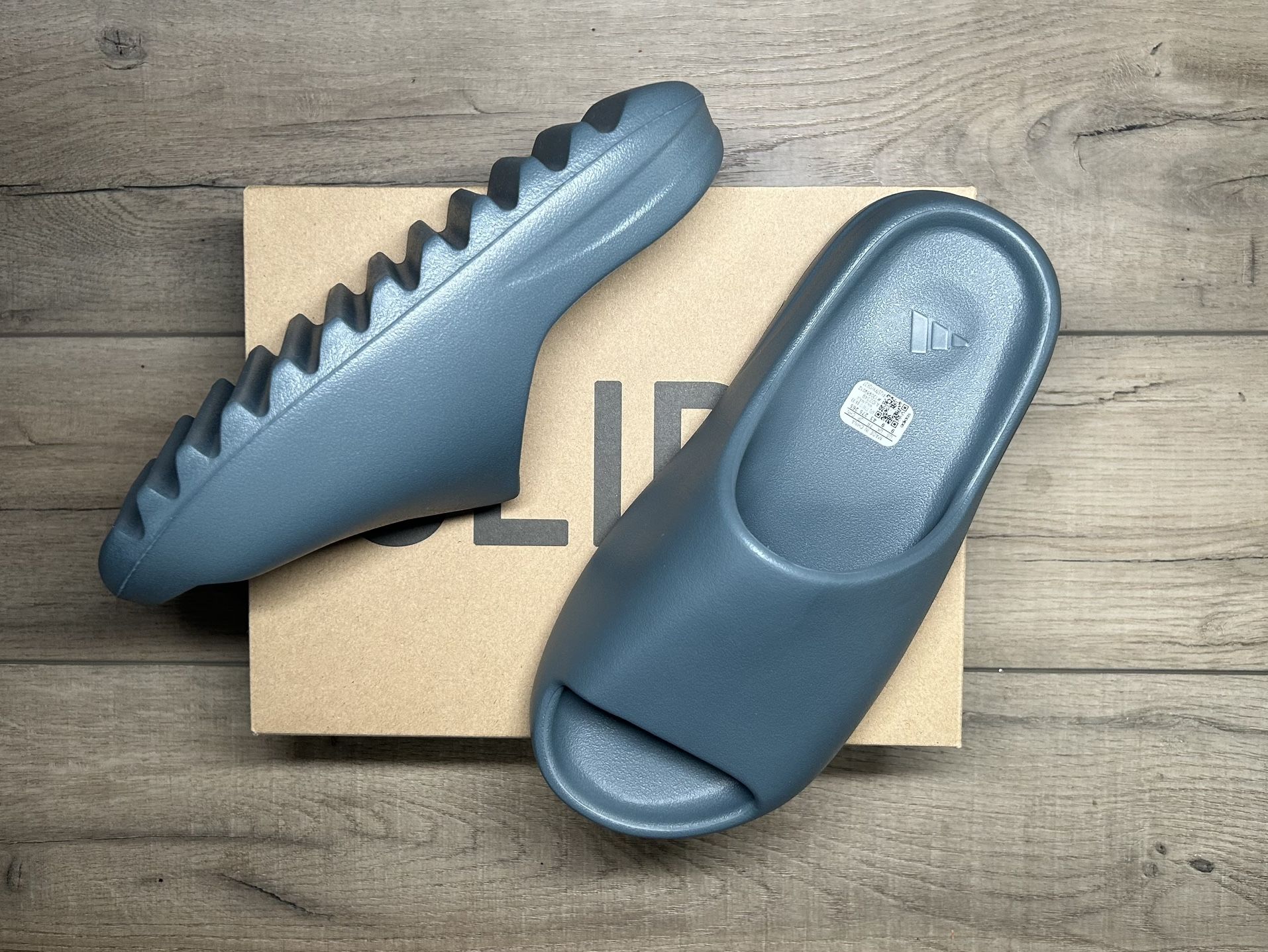 Yeezy Slide Slate Grey