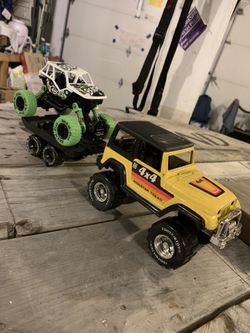 Jeep Wrangler with trailer