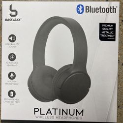 NWT Bluetooth Wireless Headphones 