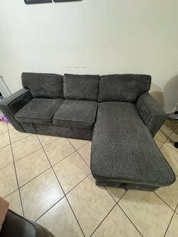 Sectional w/reversible chaise