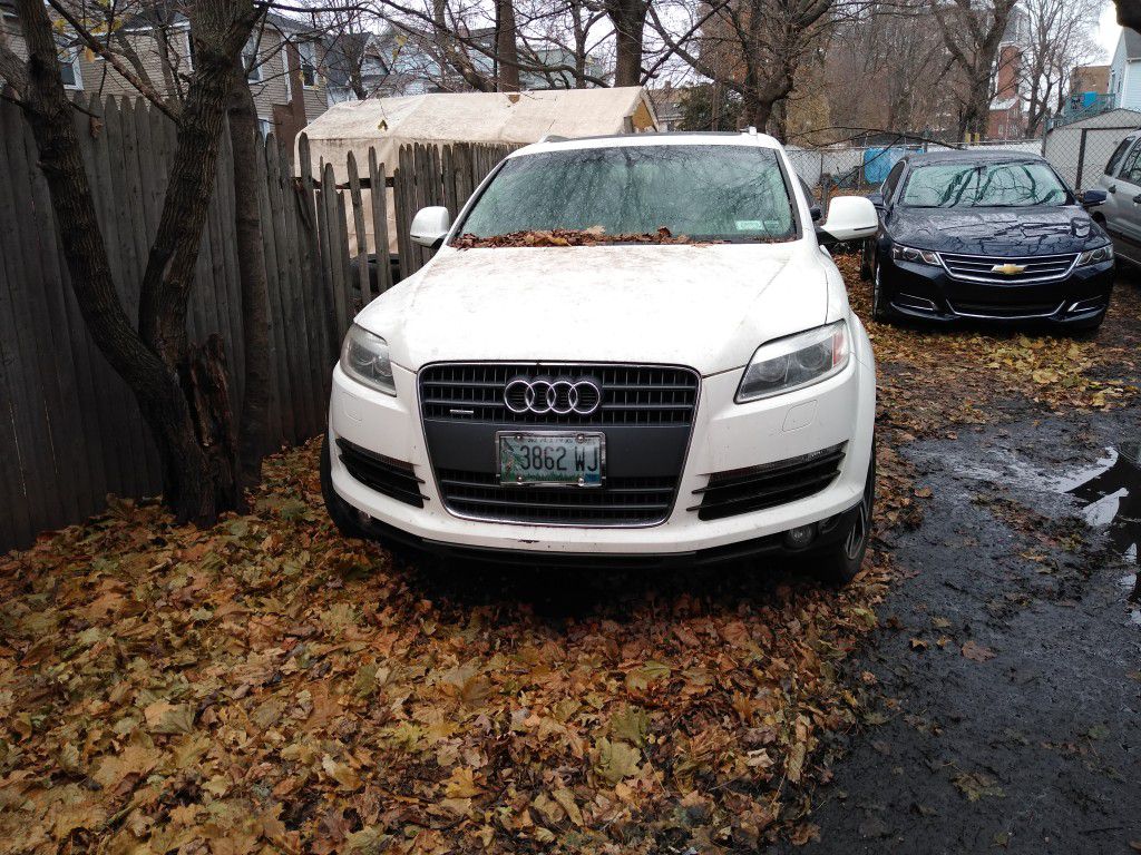 2007 Audi Q7 for parts only engine is no good so parts only