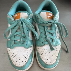 Nike low dunks