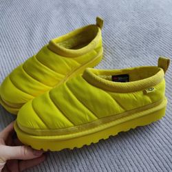 NEW! Size 8! UGG Tasman LTA 