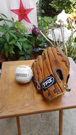 Large baseball groves men's size 13.5