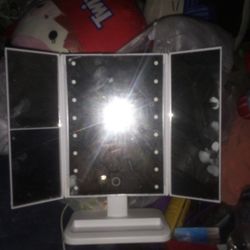 Light Up Foldable Mirror