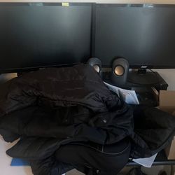 Computer Monitors/Computer Desk