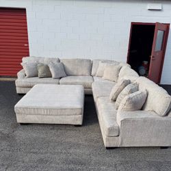 Rawcliffe 3-Piece Sectional with Ottoman 