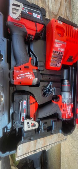 Milwaukee set Drill M18 Fuel Tool Battery charger