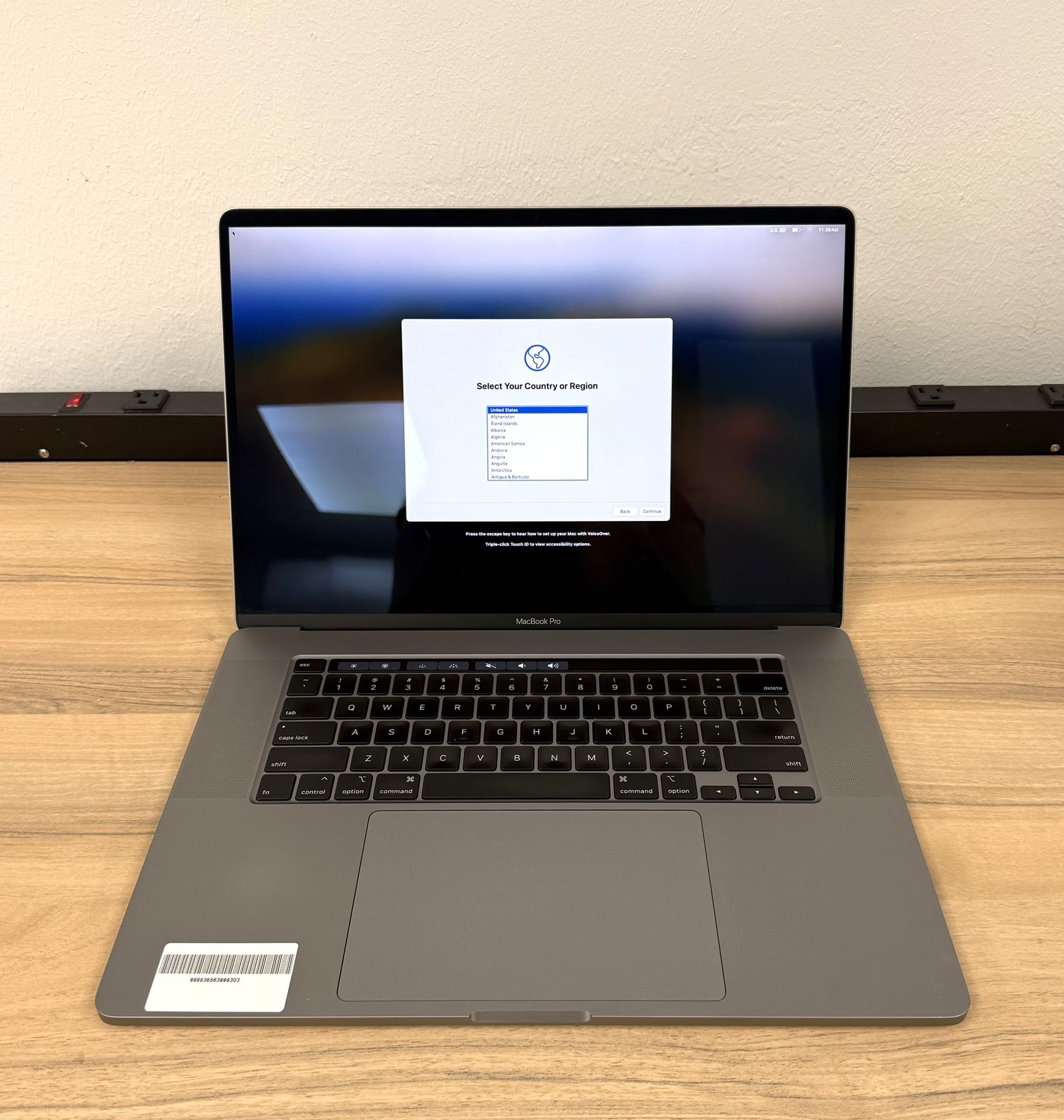 16" MacBook Pro Touchbar 500GB SSD*16GB RAM*2.6Ghz Intel 6 Core i7