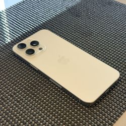 iPhone 15 Pro Max 256 GB Unlocked White