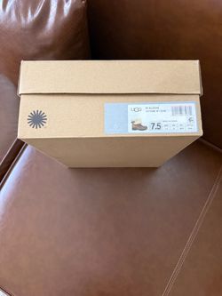 UGG W Aldon Boots Size 7.5