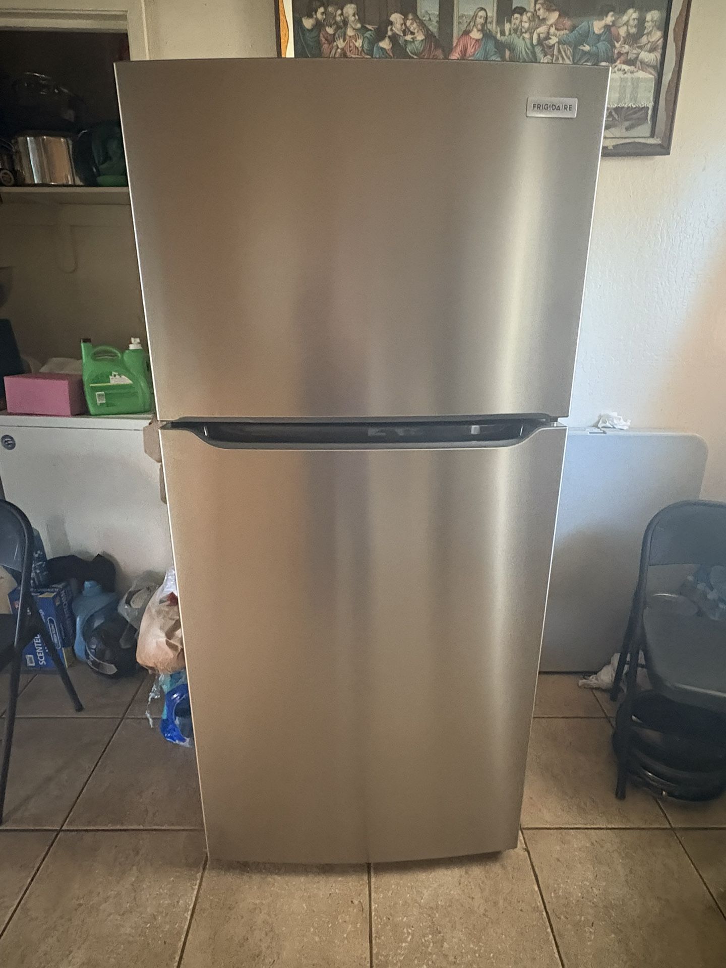 FRIGIDAIRE Fridge
