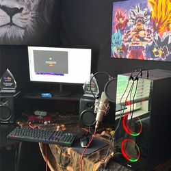 Studio for sale PC/Microphone/interface/M-Audio  speakers/Monitor