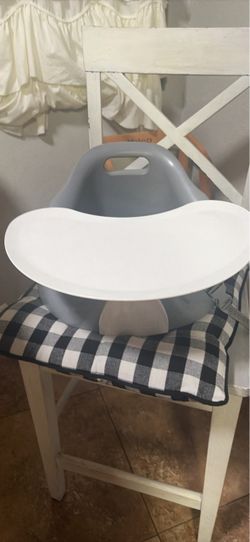 Upseat baby floor seat/booster chair