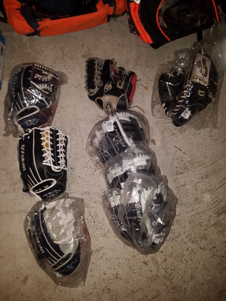 Softball baseball gloves