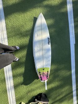 Wilko F13 Performance Surfboard 6’0” x 20 1/4” x 2 5/8” – Great Shortboard w/ Leash & Fins