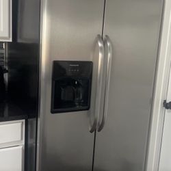 Kitchen Appliances, Refrigerator And Dishwasher 