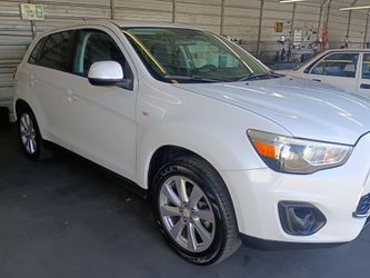 Clean title, Mitsubishi outlander sport 2015 white pearl,