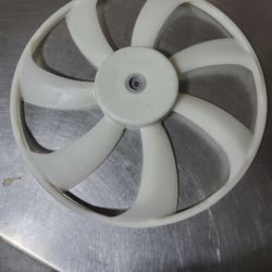 Right Toyota Engine Cooling Fan