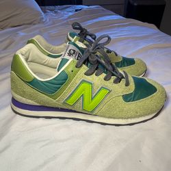 MAKE AN OFFER! Men’s 11.5 New Balance Stray Rats x 574 'Green' sneakers feature a vibrant teal nylon base with hairy green suede overlays and bright l