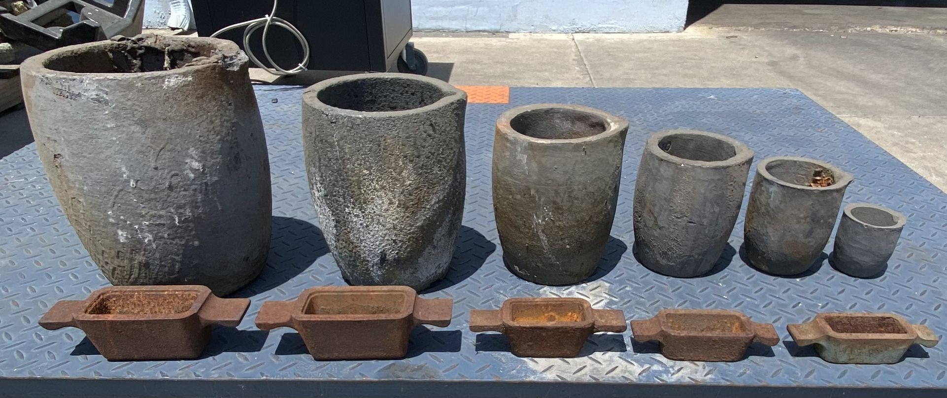 Crucibles And Molten Metal Bar Molds