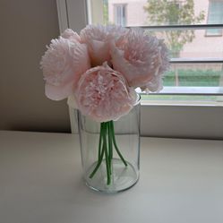 glass vase with fake flowers